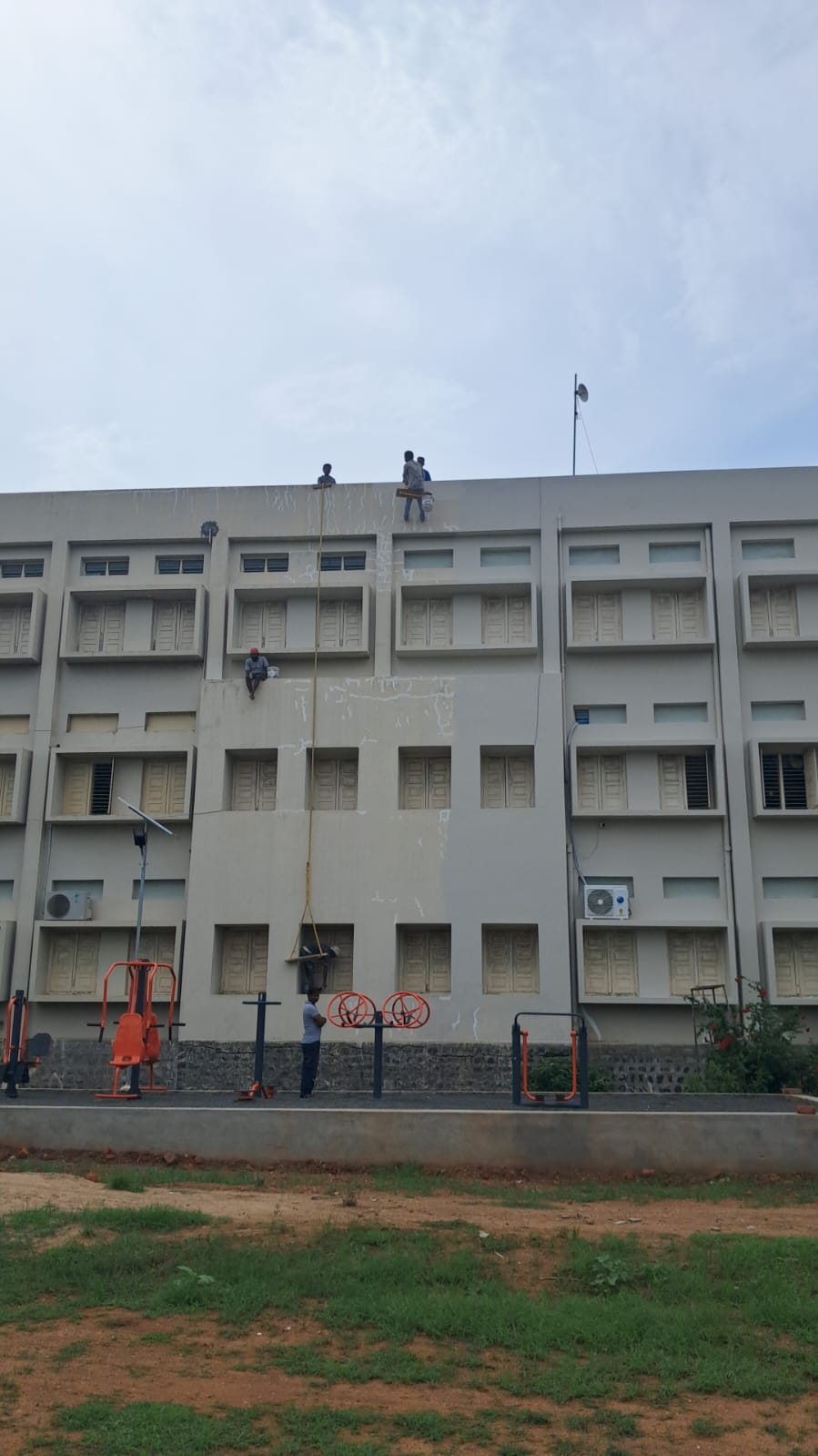 AINTING WORK OF THE COLLEGE IN PROGRESS  Dr. Lakireddy Hanimireddy, the founder donor, is getting the whole college painted with approximate cost of Rs. 18 Lakhs.