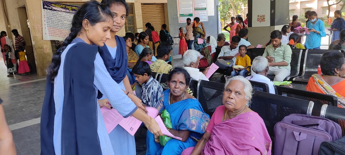 Dr. Lakireddy Hanimireddy Govt. Degree College Mylavaram  CAMPAIGN ON FLAG CODE  The NSS Volunteers of the college published pamphlets on FLAG CODE to be followed while hoisting national flag on houses as part of 'Har Ghar Tiranga'.  MRO, Mylavaram S