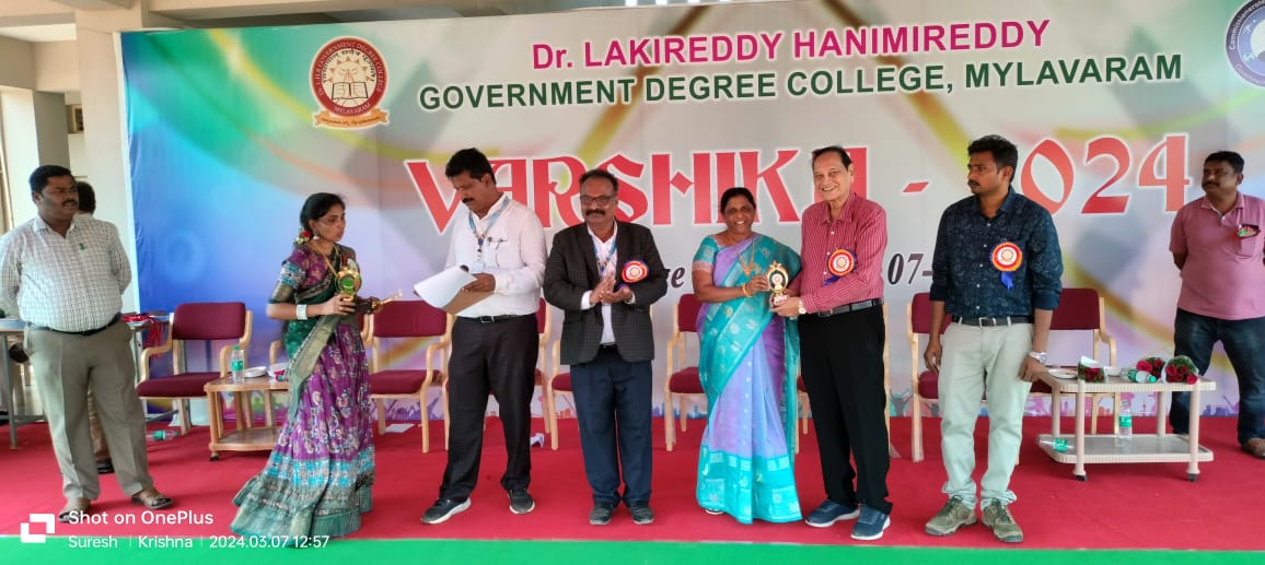 Participated in College Annual Day celebrations  and received an achiever award on attaining 100% results in English