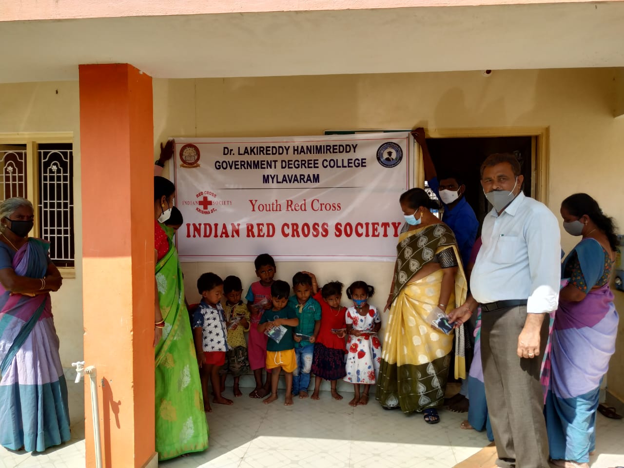 DISTRIBUTING MASKS FOR CHILDREN
