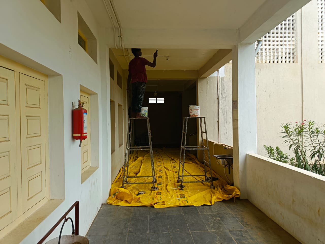 AINTING WORK OF THE COLLEGE IN PROGRESS Dr. Lakireddy Hanimireddy, the founder donor, is getting the whole college painted with approximate cost of Rs. 18 Lakhs.