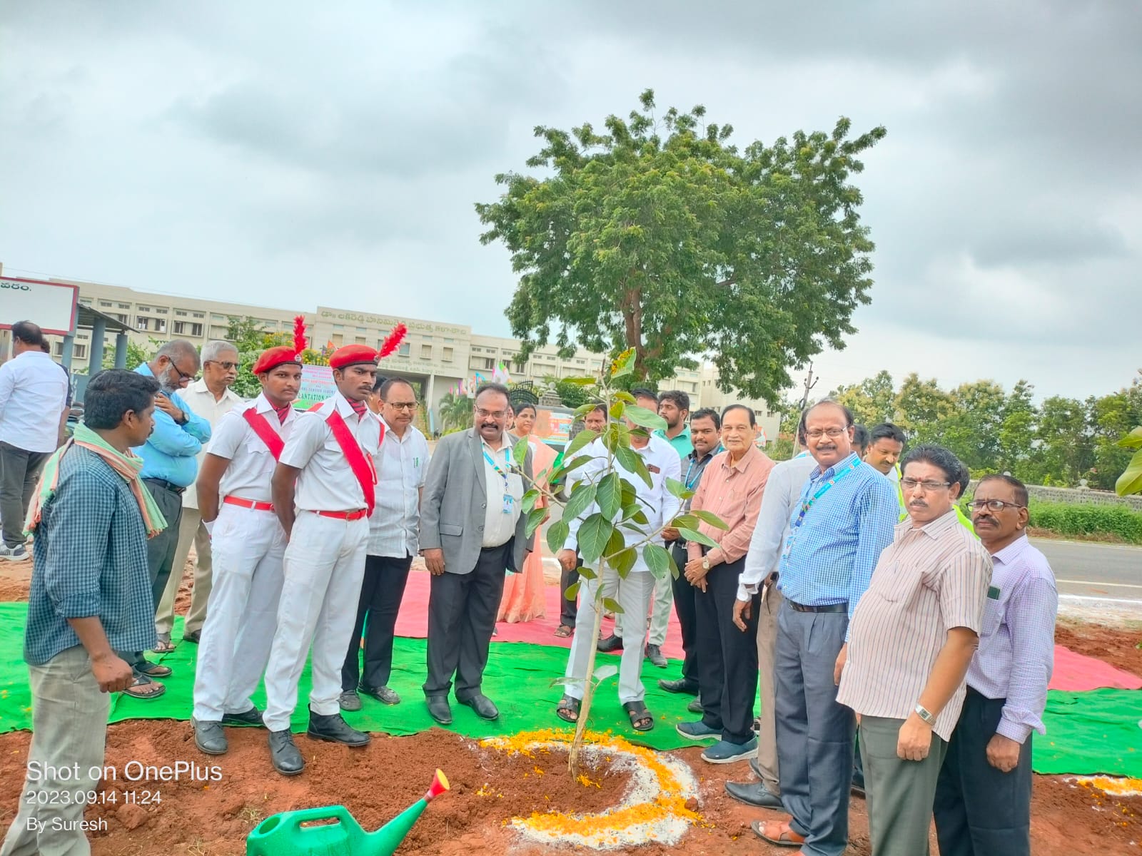MEGA PLANTATION PROGRAMME 300 YRC Volunteers of the college planted 500 saplings on the National Highway-30 running adjacent to college.
