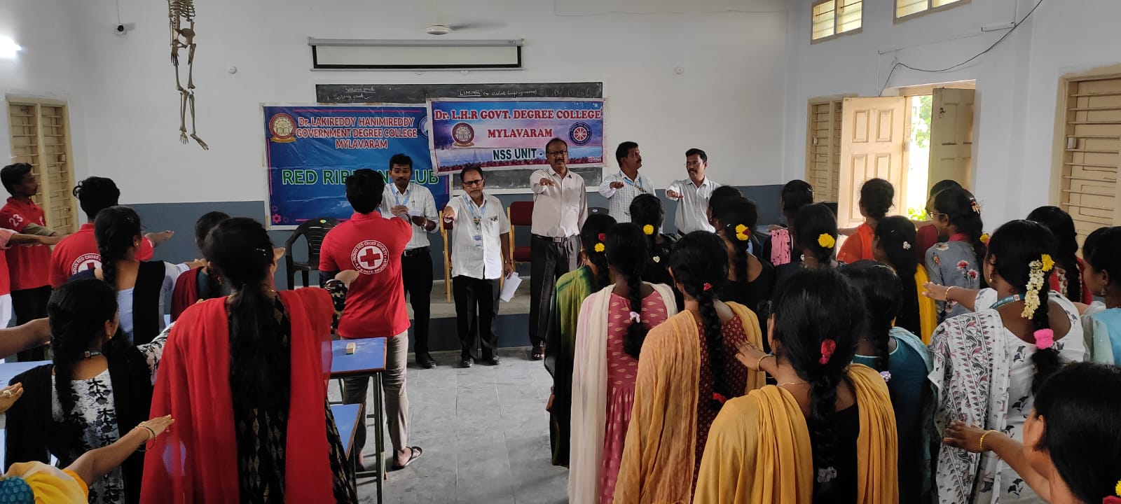 NSS AND YOUTH RED CROSS NASHA MUKT BHARAT PLEDGE