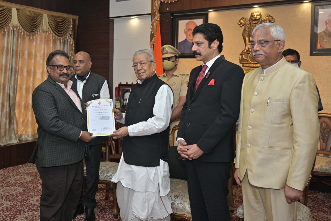Principal of the college Dr. Illa Ravi received "Meritorious Service Award" from Honourable Governor of Andhra Pradesh, Dr. Biswabhusan Harichandanji at RAJBHAVAN, in recognition of humanitarian services during COVID-19.