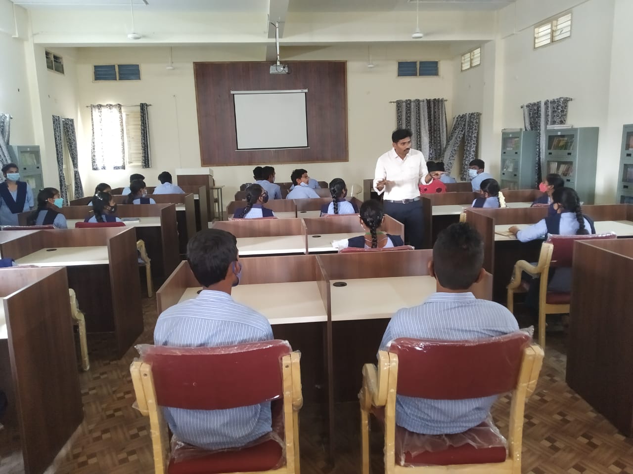 SCHOOL TO LAB PROGRAMME As part of endeavors to enhance admissions, 'School to Lab' programme is conducted for the Intermediate students of Little Flower Junior College, Mylavaram. 62 students of the Junior College are taken to the Chemistry, Physic